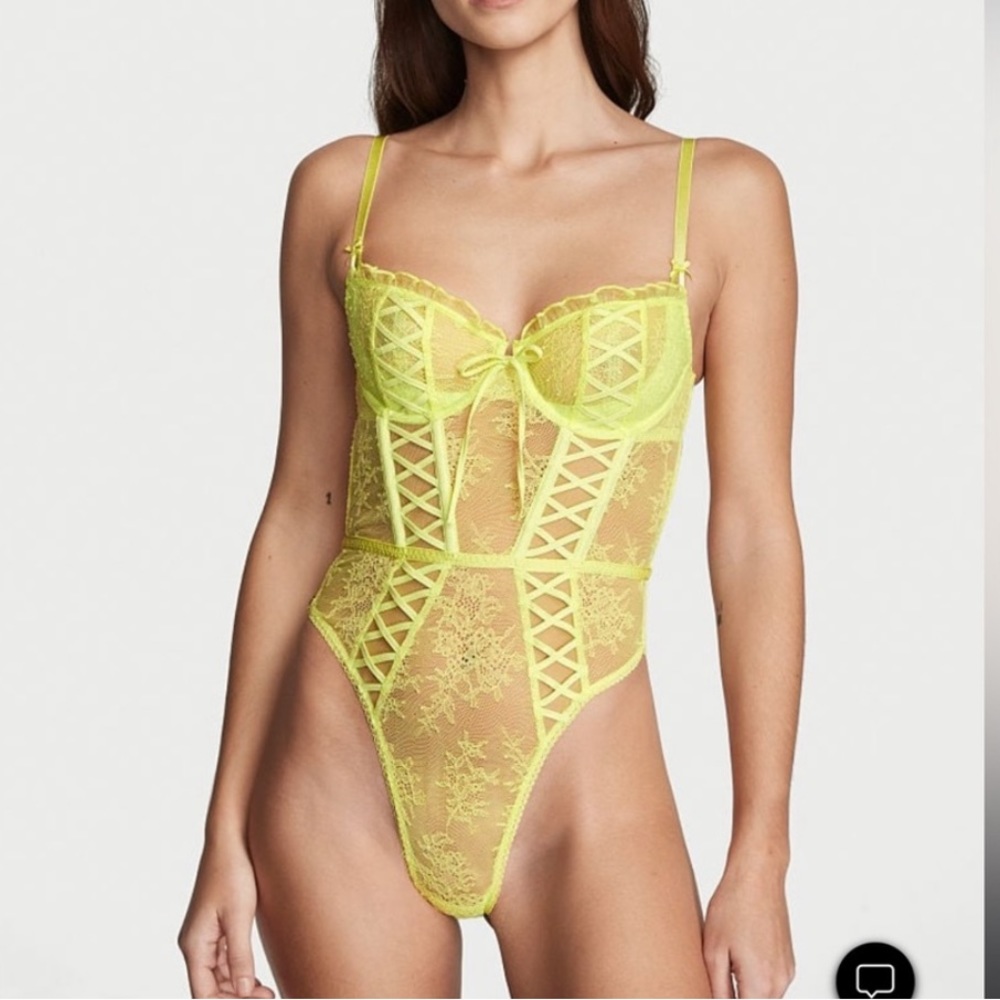 L  Victoria's Secret Very Sexy Wicked Unlined Lace-Up Teddy floral lace Yellow